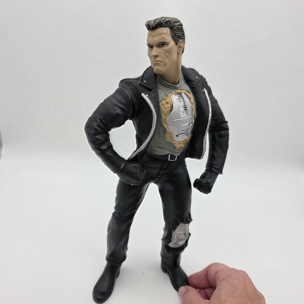 Vintage 1992 Carolco Terminator 11โ Action Figure Arnold Schwarzenegger T-800